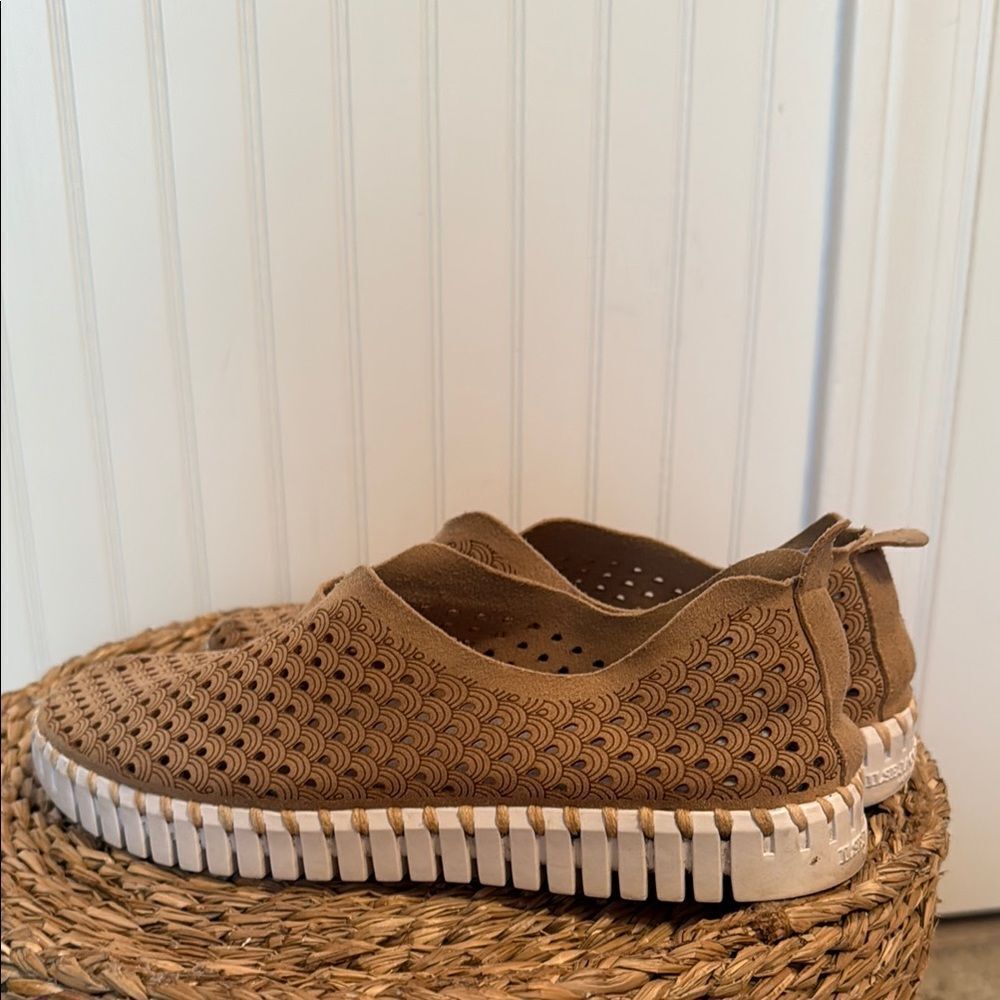 Women's Tulip Slip On Flat Brown Perforated Slip-On Shoes - 39 - Good Condition